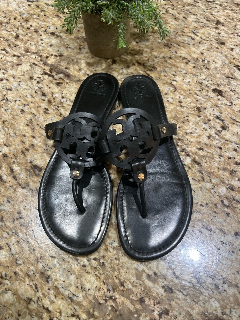 TORY BURCH Miller Black Leather Thong Sandal 11M